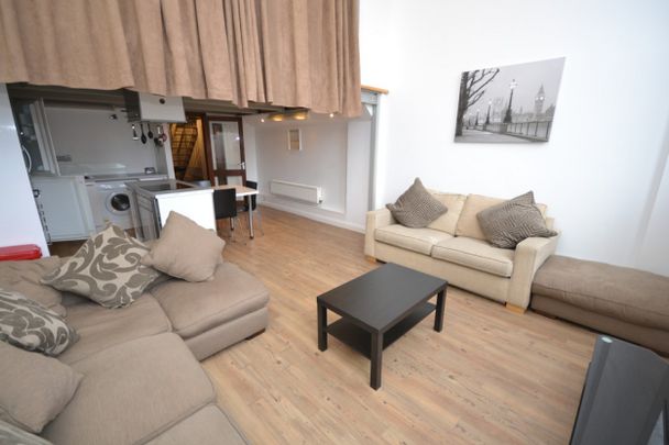 2 bed Apartment for Rent - Photo 1