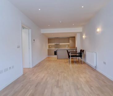 2 bedroom maisonette to rent - Photo 2