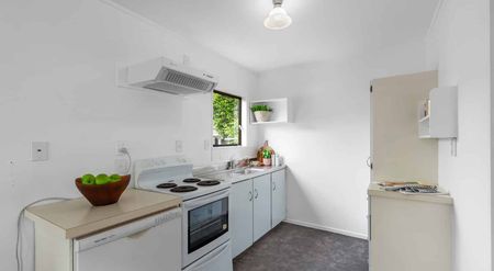 Te Atatu South - Two bedroom house - Photo 2