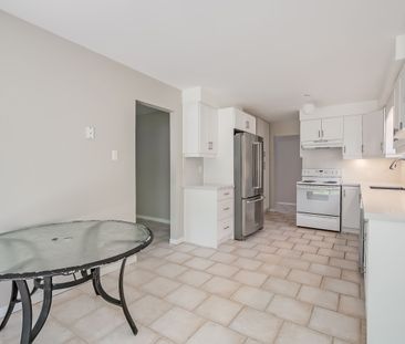 For Lease - 265 Mississaga Street, Oakville, Ontario - Photo 6