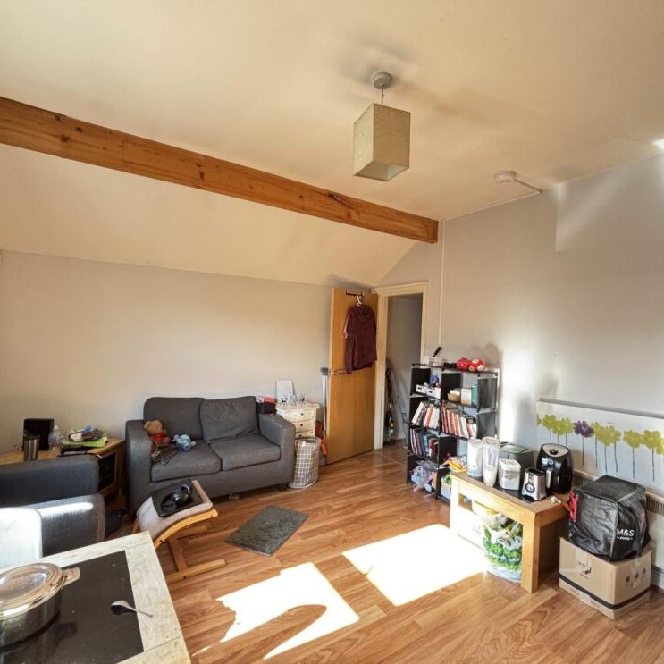 79 Flat 5 Brudenell Grove, Leeds, LS6 1HR - Photo 1