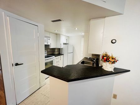For Lease - 1001 Bay Street Unit# 406, Toronto, Ontario - Photo 5