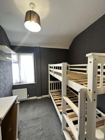 3 bedroom terraced house to rent - Photo 2