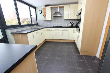 3 bedroom terraced house to rent - Photo 2