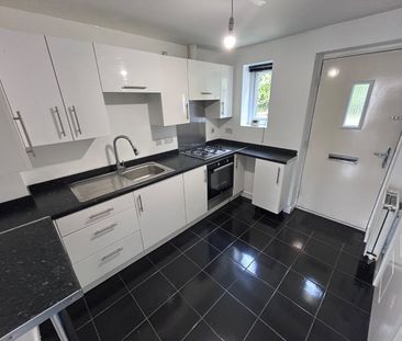 2 bedroom terraced house to rent - Photo 2