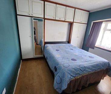 Room in a Shared House, Malden Avenue, SE25 - Photo 3