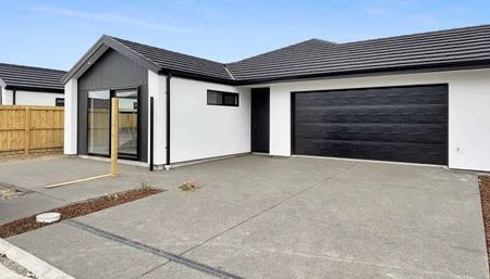 Modern Family Living in Pinewood Grange – 4 Bedrm - Photo 3