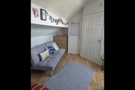 Room in a Shared House, Village Terrace, LS4 - Photo 5