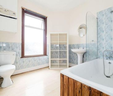 3 bedroom terraced house to rent - Photo 6