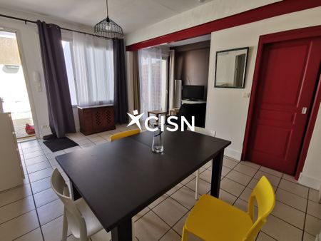 Location Appartement 2 pièces 52m² ST NAZAIRE 44600 - Photo 2