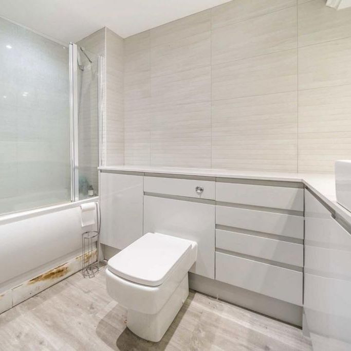 3 bedroom flat to rent - Photo 1