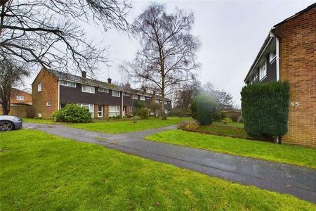 Grayswood Drive, Mytchett, Camberley, Surrey, GU16 - Photo 5