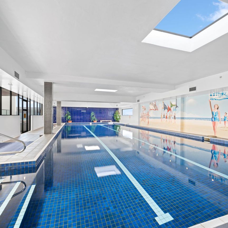 Huge Two Double Bedroom Apartment with Balcony and Parking - Photo 1