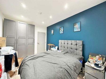 1 bedroom in a house share to rent - Photo 3