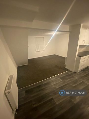 2 bedroom semi-detached house to rent - Photo 2