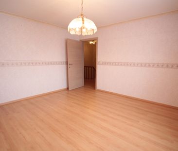 Verzorgde rijwoning met garage en tuin - Foto 6
