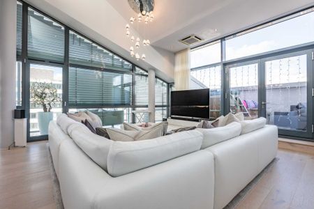 Deansgate, Manchester - Photo 3