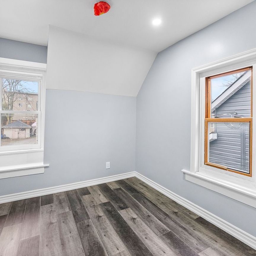 For Lease - 30 Division Street Unit# UPPER, St. Catharines, Ontario - Photo 1