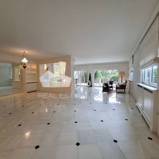 Maisonette for rent - Photo 1