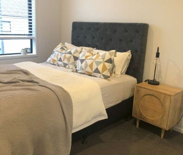 Modern Three Bedroom Apartment - Photo 6