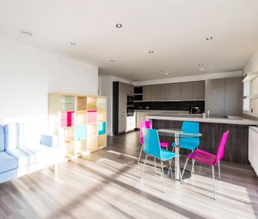2 bedroom flat to rent - Photo 2