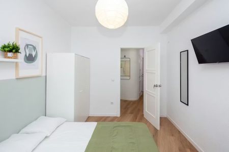 Carrer de Rodrigo de Pertegás, Valencia, Valencian Community 46023 - Photo 3