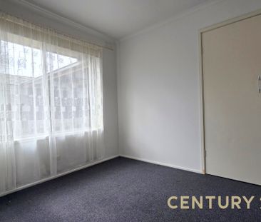 Bright & Spacious Home on Carlton Road - Photo 6