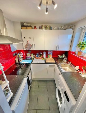 1 Bed Maisonette, Sunbourne Court, NG7 - Photo 5