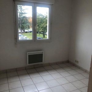 Location Appartement 2 pièces 44m² MONT DE MARSAN 40000 - Photo 2