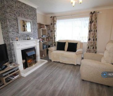 3 bedroom semi-detached house to rent - Photo 2