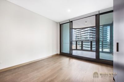 Luxury 2 Bedroom with Harbour Bridge View - Photo 5