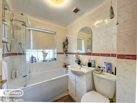 3 bedroom semi-detached house to rent - Photo 5
