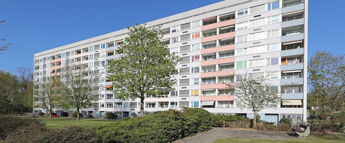 Helle 3-Zimmer-Wohnung mit toller Aussicht // 6.OG links - Photo 1