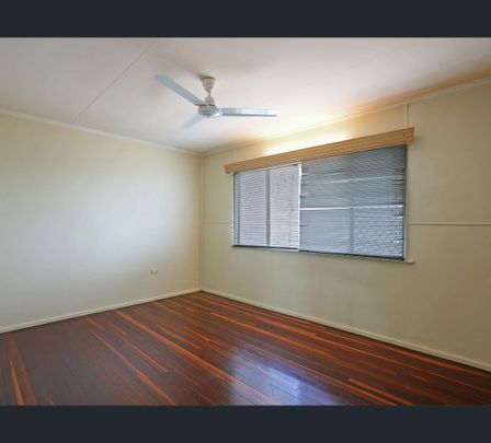 1/11 Bayswater Terrace, Hyde Park, Qld 4812 - Photo 1