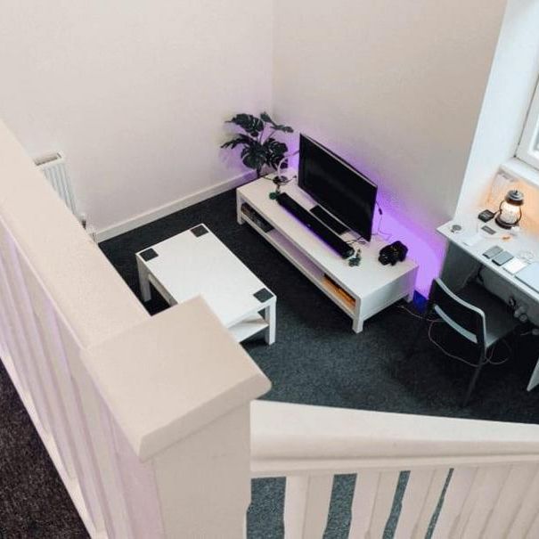 1 bedroom in a flat share to rent - Photo 1