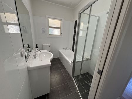 Charming & Comfortable Living - Photo 3