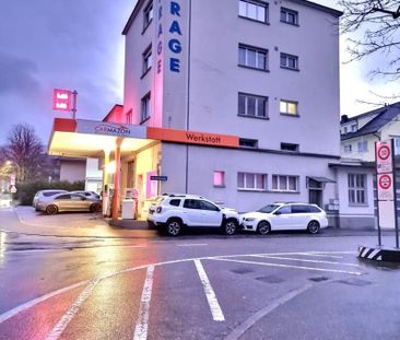 "Grossflächige Wohnung an zentraler Lage" - Photo 1