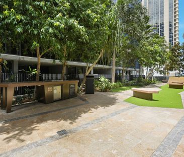 Modern, Light-Filled Apartment in Prime Location - Photo 4