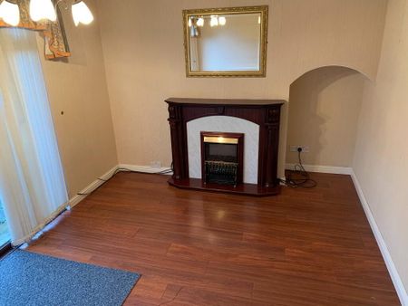 6 Broadway Avenue, Carrickfergus, BT38 8DD - Photo 3