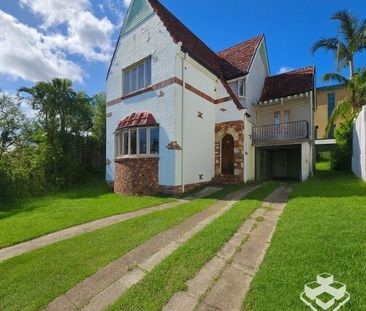 Character-Filled Home with Secure Front Gate â 400m to Toowong Vi... - Photo 5