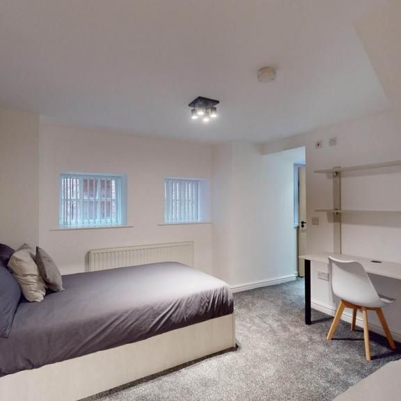 5 bedroom flat to rent - Photo 1