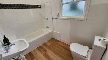 Freshly renovated 3 bedroom family home with Study in sought after location. - Photo 5
