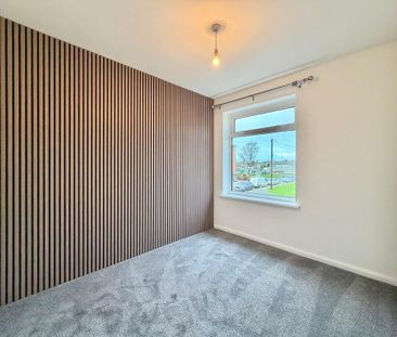 2 bedroom end of terrace house to rent - Photo 3