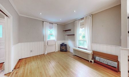 For Lease - 149 Worsley Street, Barrie, Ontario - Photo 2