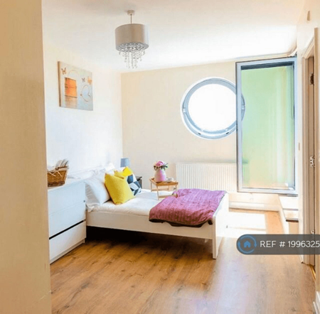 Merbury Close, London, SE28 - Photo 2