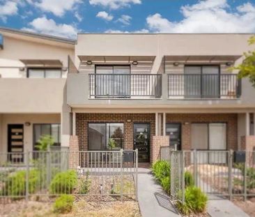 “Prime Location Meets Easy Living” - Photo 5