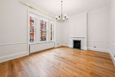 A beautifully presented first floor three bedroom property. - Photo 3