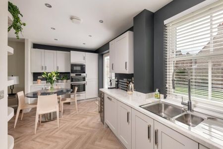3 bedroom semi-detached house to rent - Photo 5