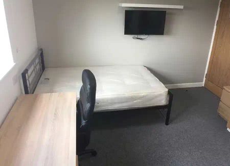 Superior Studios (Halls B) - Photo 2