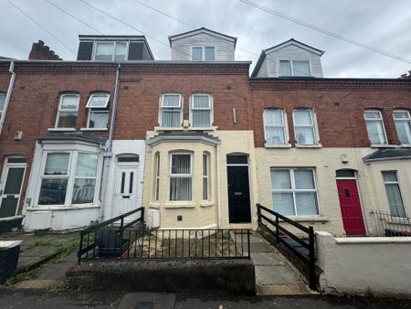 112 Dunluce Avenue, Belfast BT9 7AZ - Photo 3